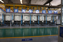 润滑油品牌发展与化工产品的协同进化 从基础油到高端市场的产业跃迁